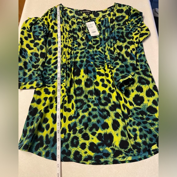 Suzanne Betro Women’s Animal Print Long Sleeves Tunic Size S NWT - Picture 11 of 11